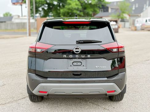 Used 2023 Nissan Rogue SV AWD/4WD image 13