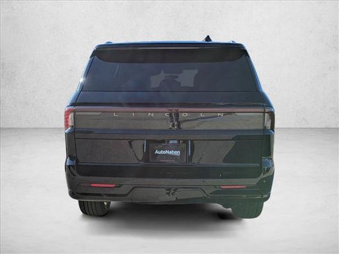 New 2025 Lincoln Navigator Reserve AWD/4WD image 9