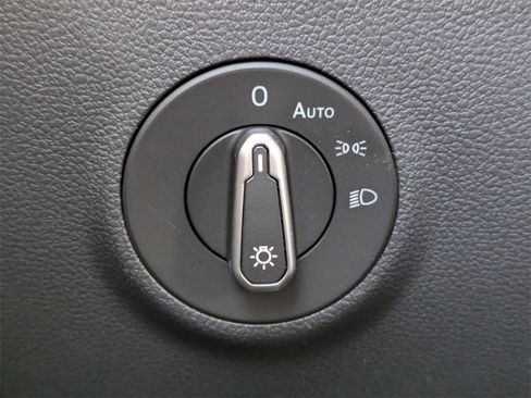 New 2026 Volkswagen Taos SEL image 34