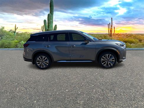 New 2026 INFINITI QX60 Luxe image 3