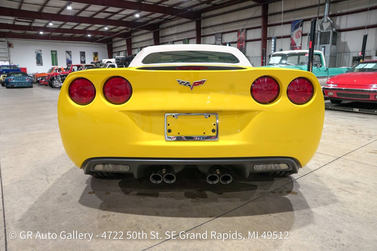 Used 2007 Chevrolet Corvette Convertible w/ Performance Package RWD image 23