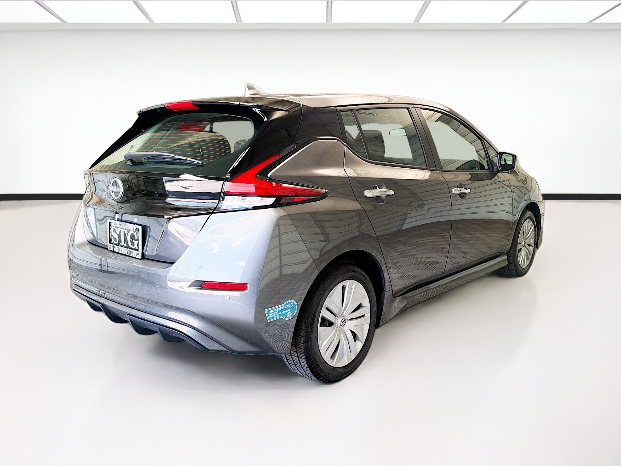 Used 2025 Nissan Leaf S FWD image 4