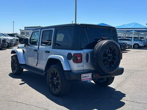 Used 2023 Jeep Wrangler Unlimited Sahara w/ Cold Weather Group AWD/4WD image 5