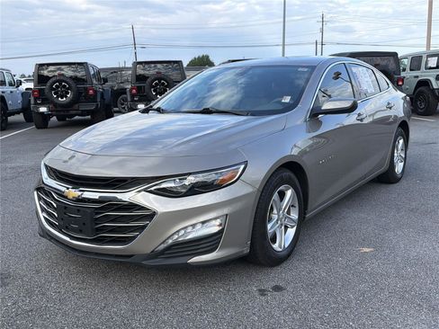 Used 2022 Chevrolet Malibu LT FWD image 2