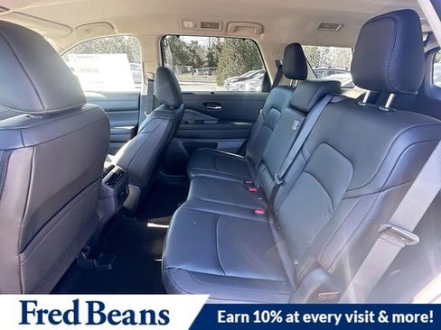 New 2025 Nissan Pathfinder SL image 17