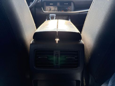 Used 2025 Nissan Rogue SV image 24