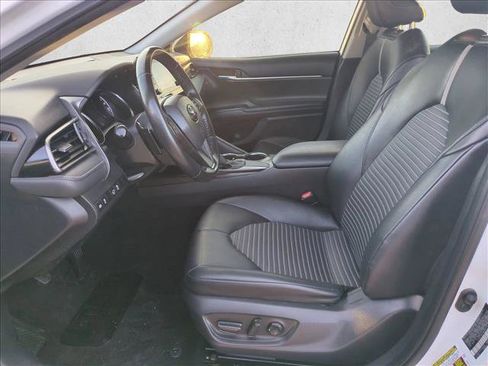 Used 2021 Toyota Camry SE image 16