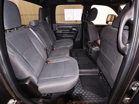 Used 2024 RAM 2500 Big Horn w/ Sport Appearance Package AWD/4WD image 18