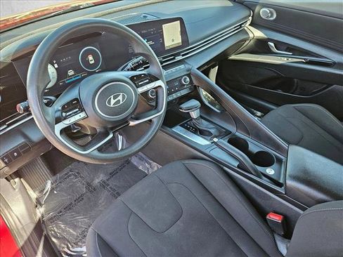 Used 2024 Hyundai Elantra SEL FWD image 12