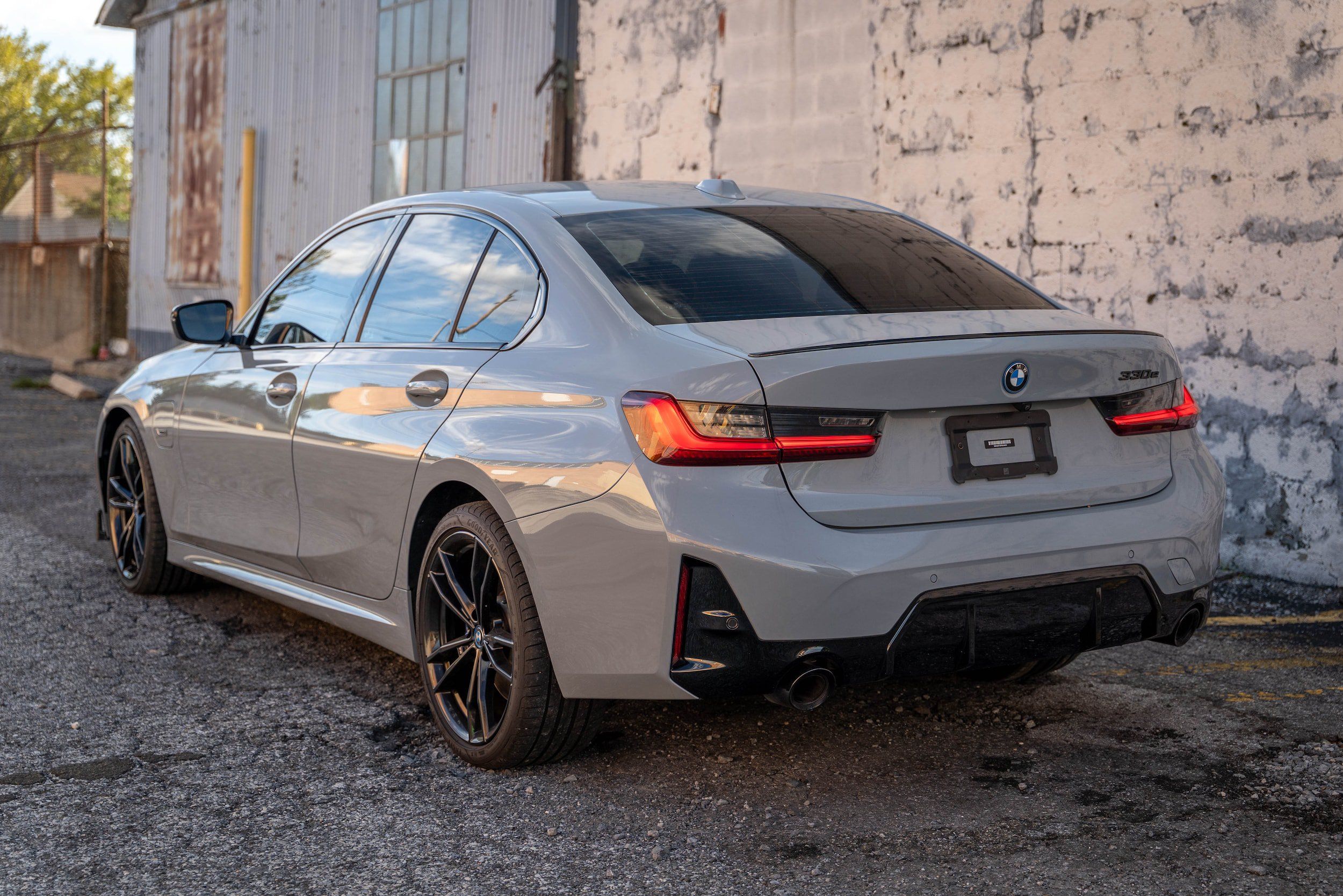 Used 2023 BMW 330e w/ M Sport Package RWD image 5