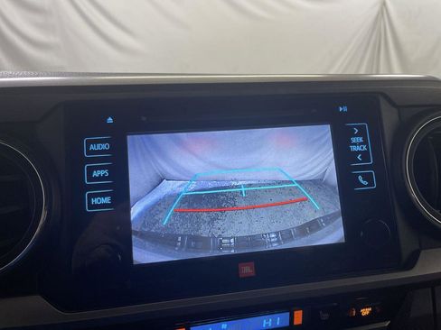 Used 2017 Toyota Tacoma Limited w/ Tow Package image 17