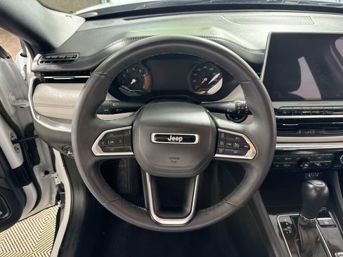 Used 2024 Jeep Compass Limited w/ Sun and Sound Group AWD/4WD image 16