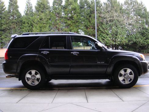 Used 2008 Toyota 4Runner SR5 image 4