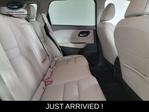 Used 2026 Nissan Rogue SL AWD/4WD image 17