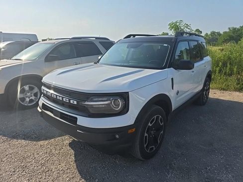 Used 2023 Ford Bronco Sport Outer Banks w/ Tech Package AWD/4WD image 2