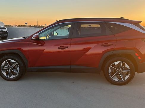 Certified 2025 Hyundai Tucson SEL image 9