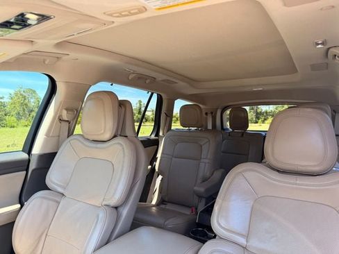 Used 2020 Lincoln Aviator Reserve w/ Equipment Group 202A AWD/4WD image 13