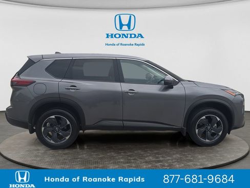 Used 2024 Nissan Rogue SV AWD/4WD image 6