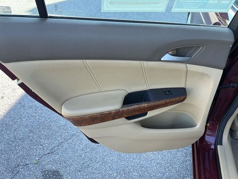 Used 2010 Honda Accord EX-L image 17