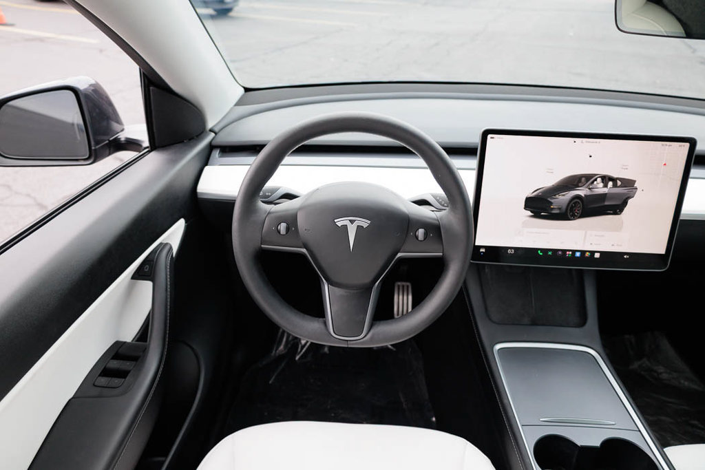 Used 2022 Tesla Model Y Performance AWD/4WD image 2
