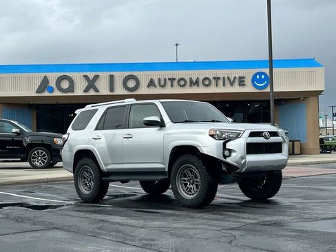 Used 2017 Toyota 4Runner SR5 image 1