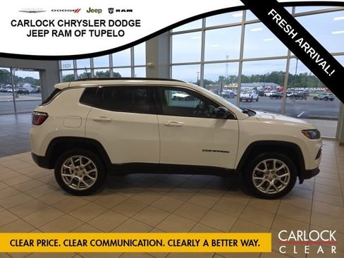 Used 2023 Jeep Compass Latitude AWD/4WD image 7