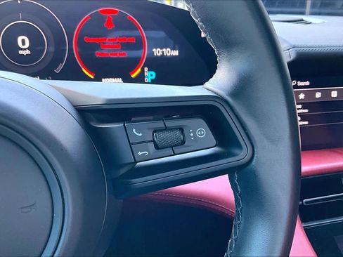 Used 2022 Porsche Taycan image 24