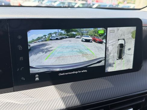 Certified 2025 Nissan Kicks SR FWD image 22