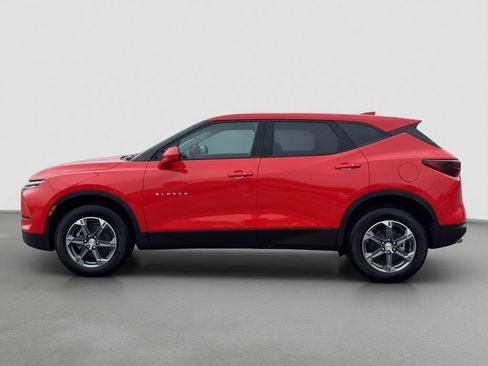 Used 2026 Chevrolet Blazer LT FWD image 3