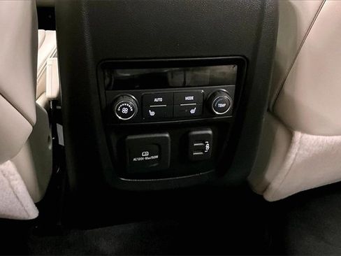 Used 2022 Buick Enclave Premium w/ Experience Buick Package image 30