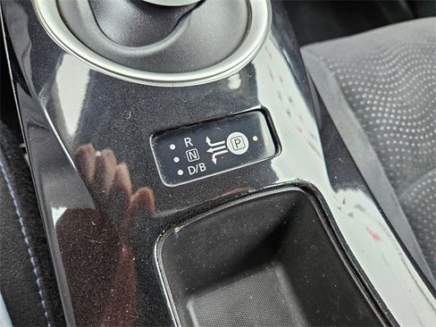 Used 2017 Nissan Leaf SV w/ Premium Package image 25