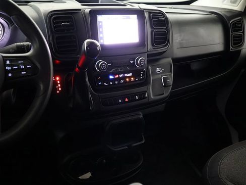 Used 2025 RAM ProMaster 2500 w/ U-Haul Equipment Group FWD image 13