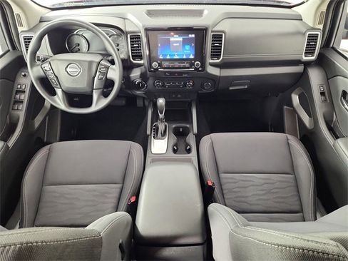Used 2024 Nissan Frontier SV image 13
