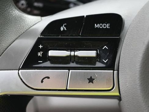 Used 2024 Hyundai Elantra SEL FWD image 24