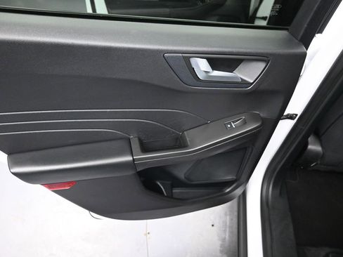 Used 2021 Ford Escape SE image 29