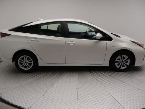 Used 2018 Toyota Prius Four FWD image 7