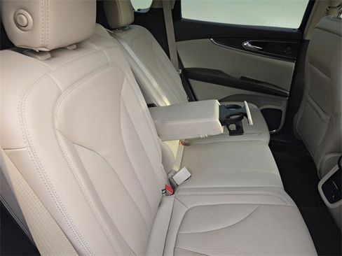 Used 2019 Lincoln Nautilus Reserve image 31