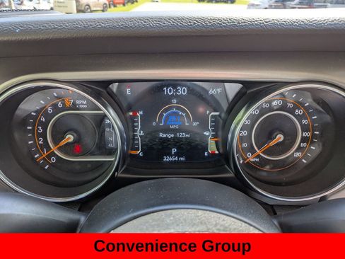 Used 2023 Jeep Gladiator Sport AWD/4WD image 16