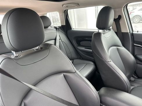 Used 2019 MINI Cooper Clubman S image 19