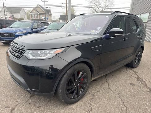 Used 2019 Land Rover Discovery SE image 2