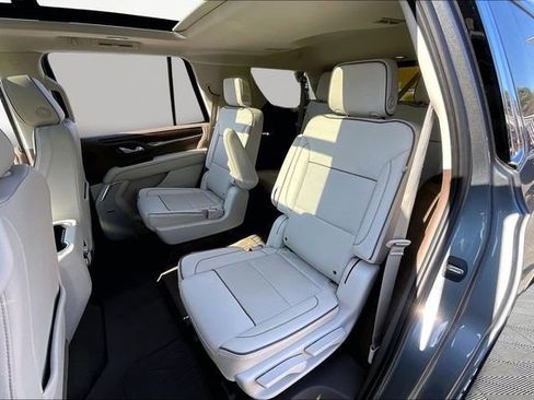 Used 2021 GMC Yukon Denali w/ Denali Premium Package image 16