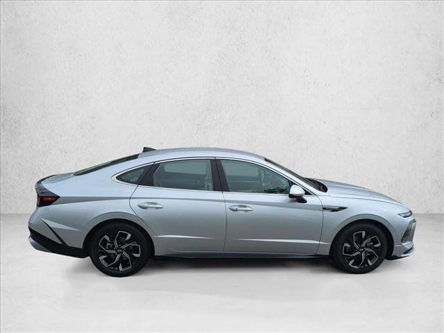 Used 2025 Hyundai Sonata SEL FWD image 4
