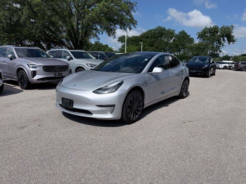 Used 2018 Tesla Model 3 Long Range RWD image 2