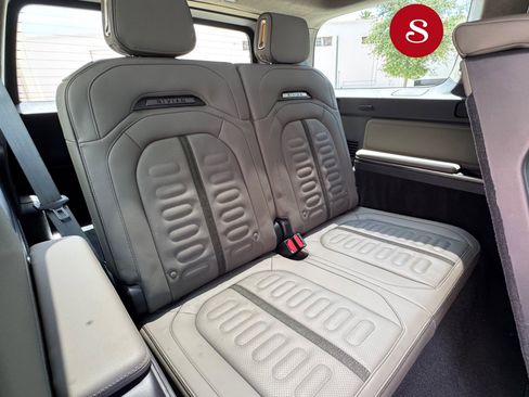 Used 2023 Rivian R1S Adventure AWD/4WD image 16