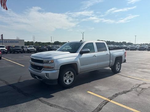 Used 2018 Chevrolet Silverado 1500 LT w/ All Star Edition AWD/4WD image 4