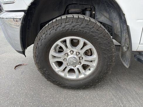 Used 2018 RAM 2500 Tradesman w/ Chrome Appearance Group image 16