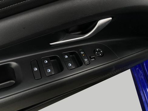 Certified 2025 Hyundai Elantra SEL image 33