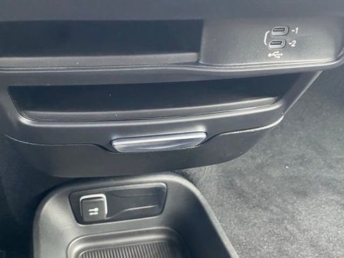 New 2026 Chrysler Pacifica Select image 24