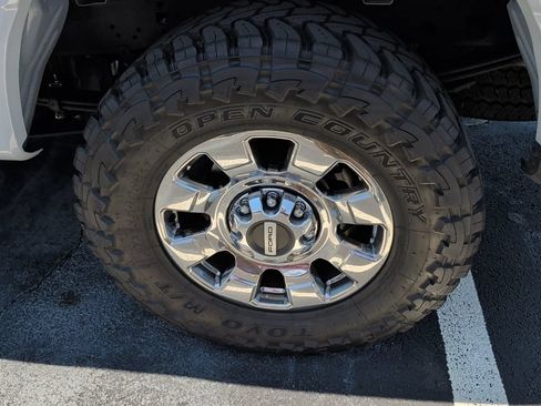 Used 2025 Ford F250 Lariat w/ Lariat Ultimate Package AWD/4WD image 6