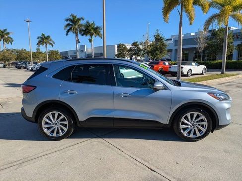 Used 2022 Ford Escape Titanium w/ Titanium Elite Package image 3